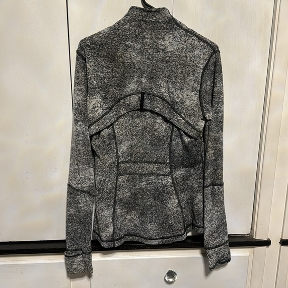 Lululemon Heathered black gray define zip up jacket, like new - Picture 4 of 4